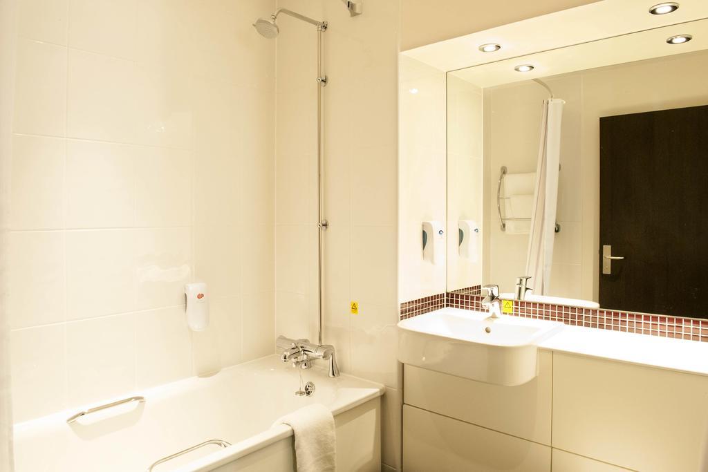 Premier Inn Birmingham City Centre Bridge Street Ngoại thất bức ảnh